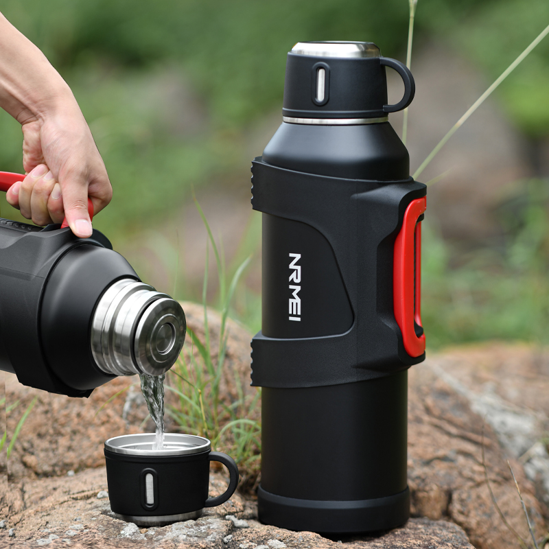 Outdoor Camping Water Filter - เหยือกเก็บความร้อนสแตนเลสพร้อมที่กรองชา กระติกน้ำร้อนแบบพกพาสำหรับกิจกรรมกลางแจ้ง ความจุขนาดใหญ่ เหมาะสำหรับตั้งแคมป์และเดินป่า