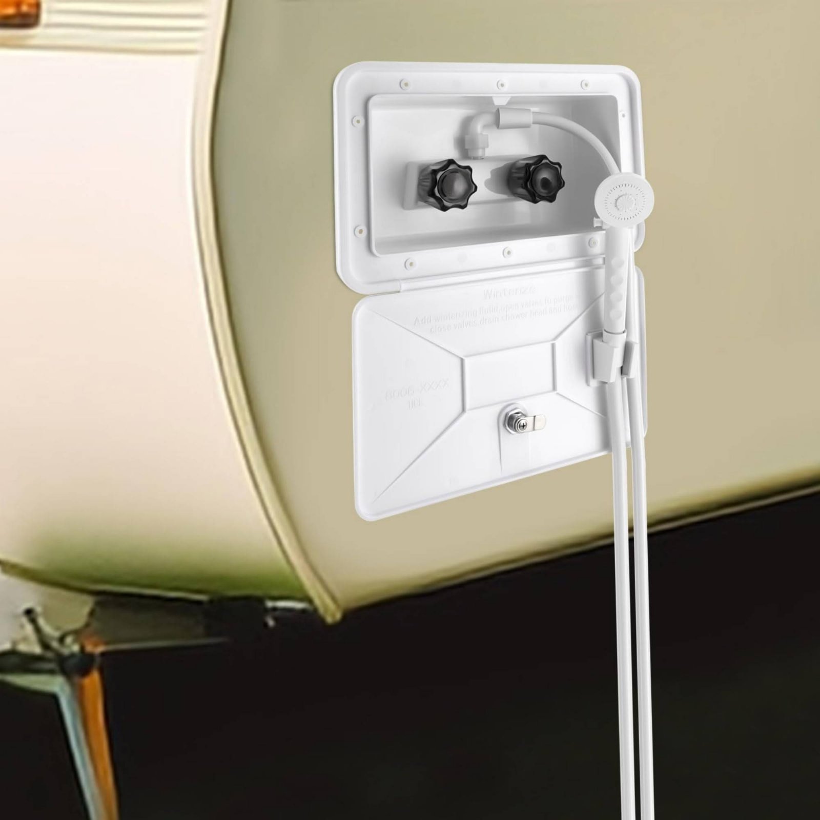 Outdoor Camping Gear - กล่องฝักบัวภายนอกรถบ้าน RV ชุดฝักบัวกลางแจ้งขนาดกะทัดรัด อุปกรณ์ตั้งแคมป์ ข้อต่อข้อศอกแบบหมุนได้พร้อมระบบล็อค สำหรับนักเดินทางแคมป์ปิ้งและการเดินทาง